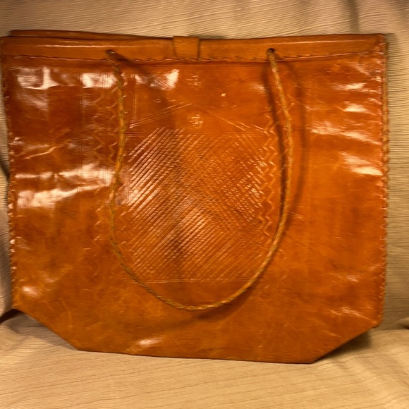 Handmade all leather vintage shoulder tote - Picture 13 of 13